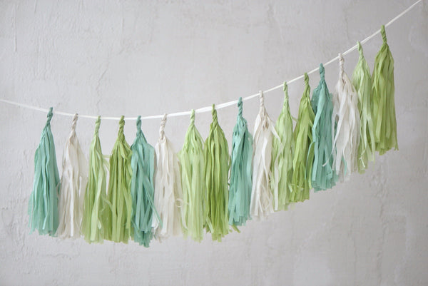 Green Fringe Garland – US Novelty