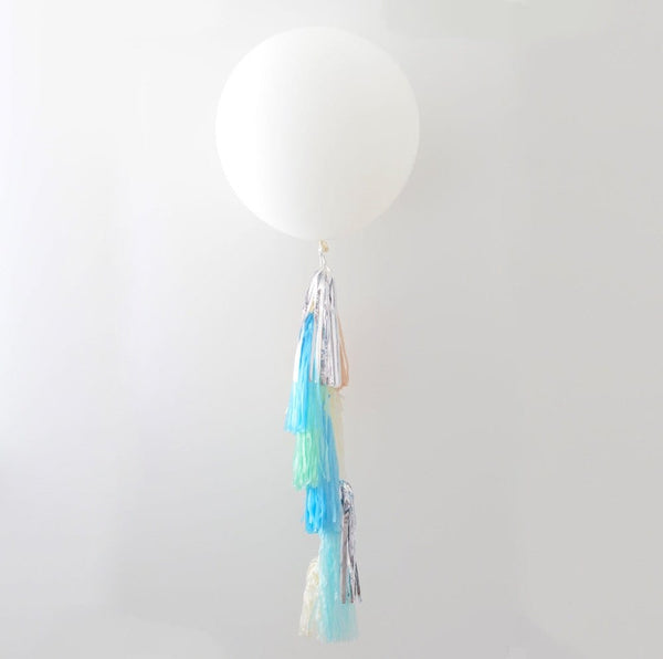 http://www.decopompoms.com/cdn/shop/products/decopompoms-garland-tassel-tail-garland-for-giant-balloon-custom-colors-and-length-19227401868_grande.jpg?v=1661886199